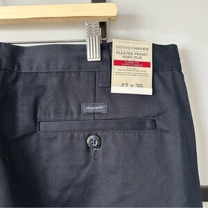 [42X30] NWT Denver Hayes Men’s Dark Navy Blue Pleated Front Classic Fit Pant